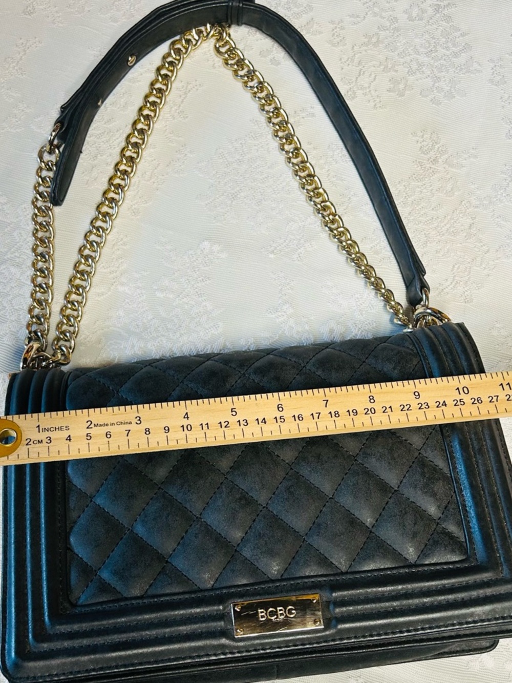 BCBG Black Quilted Shoulder Bag with Gold Chain - Picture 5 of 9